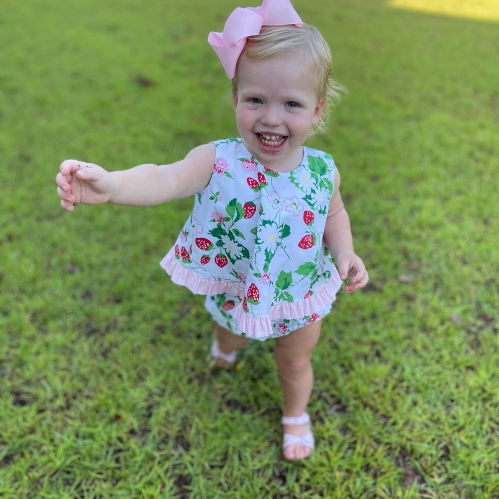 ISO these two outfits in 3t or 4t thanks! The Beaufort bonnet company